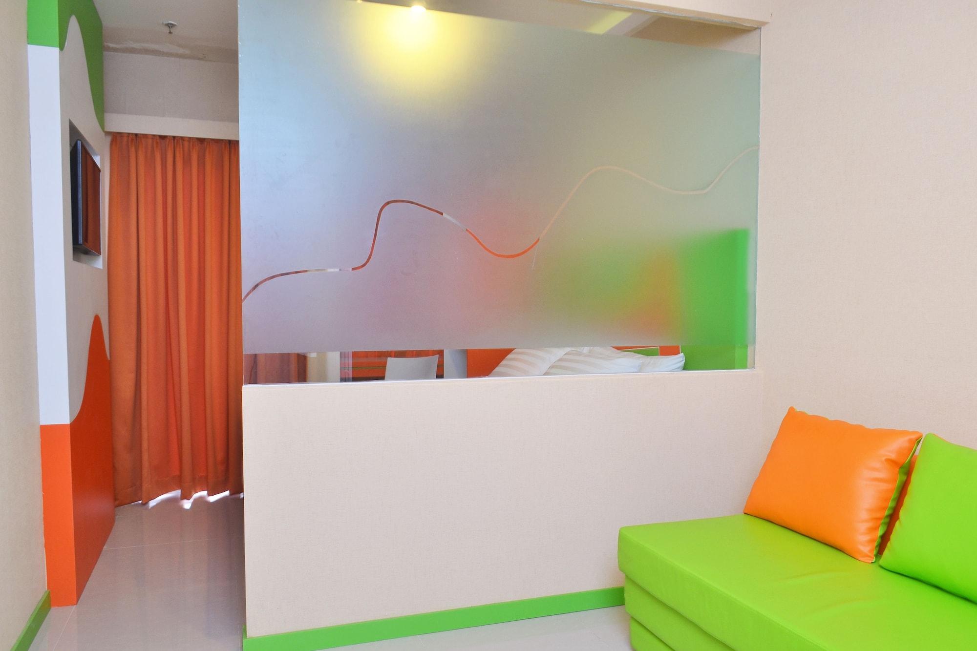 Titanium Express HomTel Hotel Jakarta Exterior foto