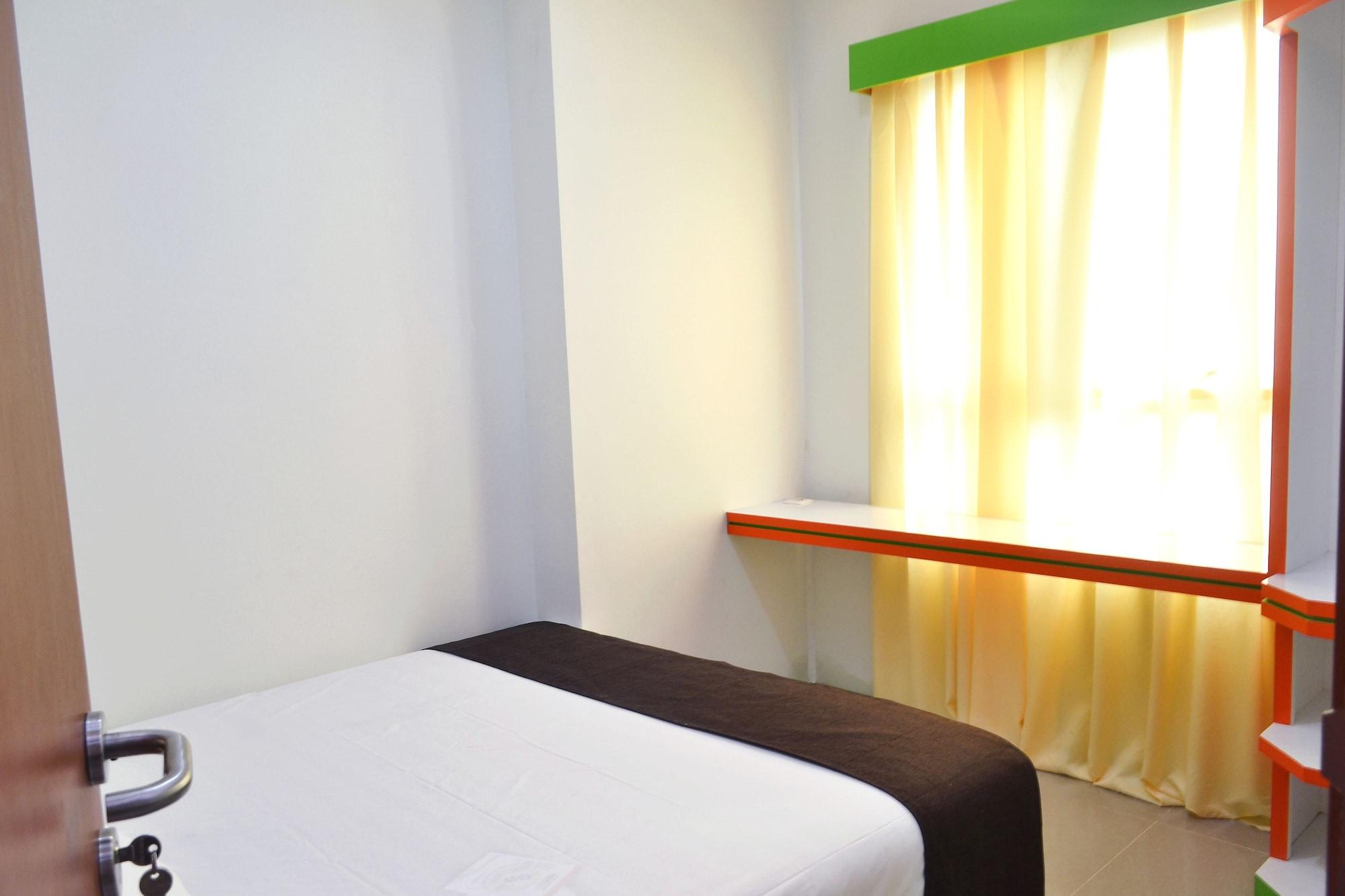 Titanium Express HomTel Hotel Jakarta Exterior foto