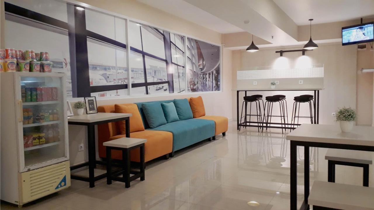Titanium Express HomTel Hotel Jakarta Exterior foto