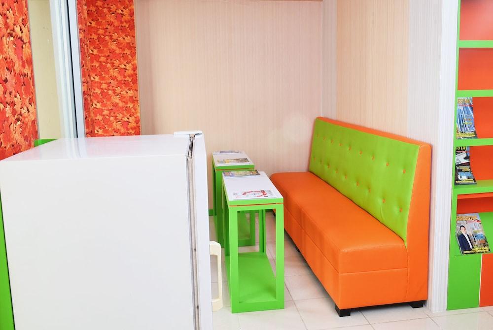 Titanium Express HomTel Hotel Jakarta Exterior foto