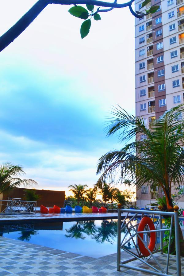Titanium Express HomTel Hotel Jakarta Exterior foto