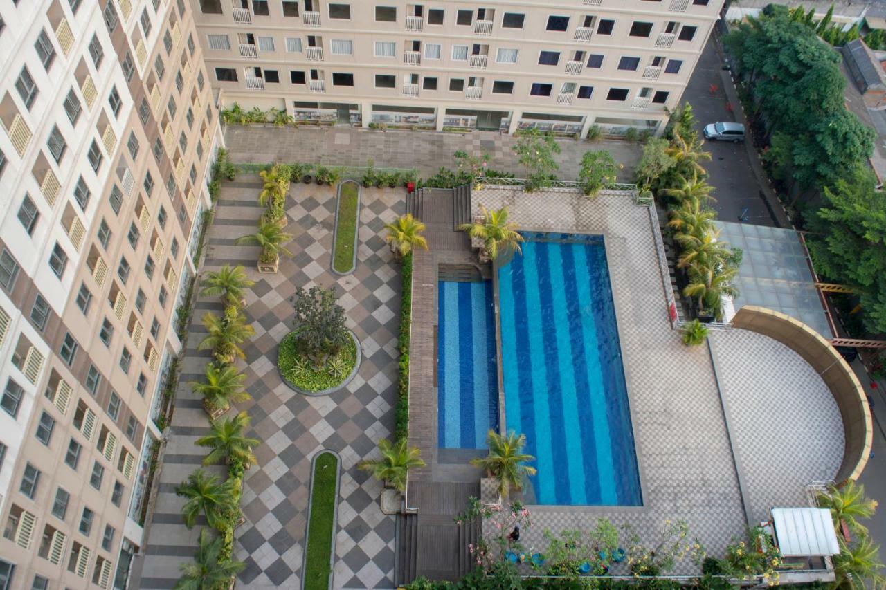 Titanium Express HomTel Hotel Jakarta Exterior foto