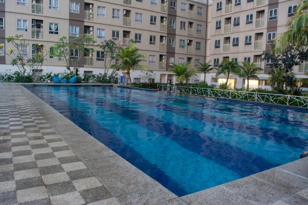 Titanium Express HomTel Hotel Jakarta Exterior foto