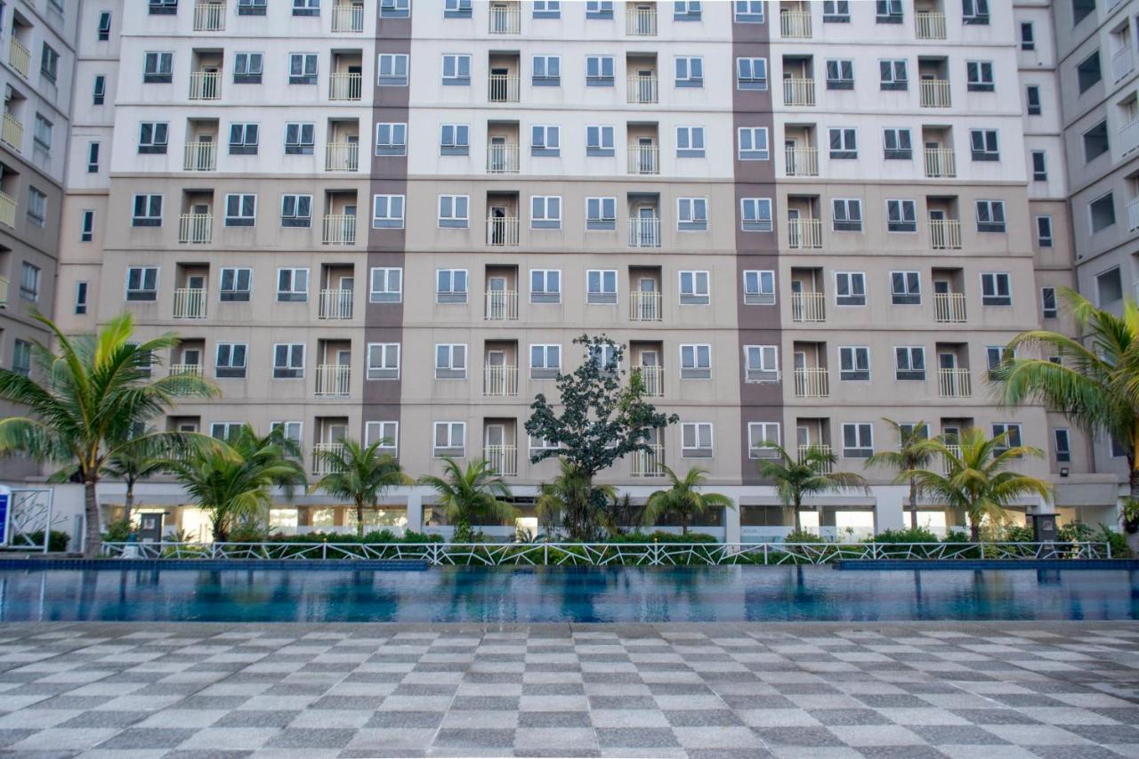 Titanium Express HomTel Hotel Jakarta Exterior foto